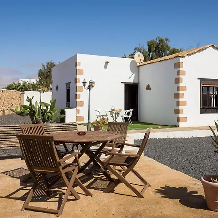 Tatil Evi Home2book Tinajas B, Charming